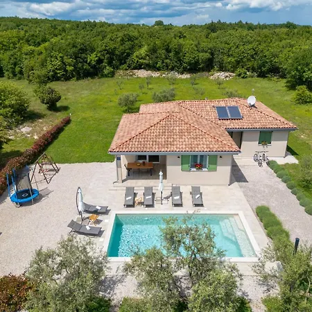 Milevoj - Three Bedroom Prázdninový dům *