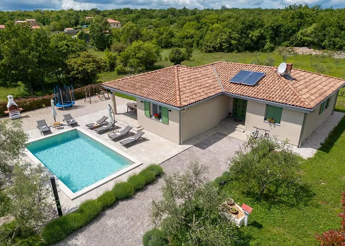 Dom wakacyjny Milevoj - Three Bedroom *